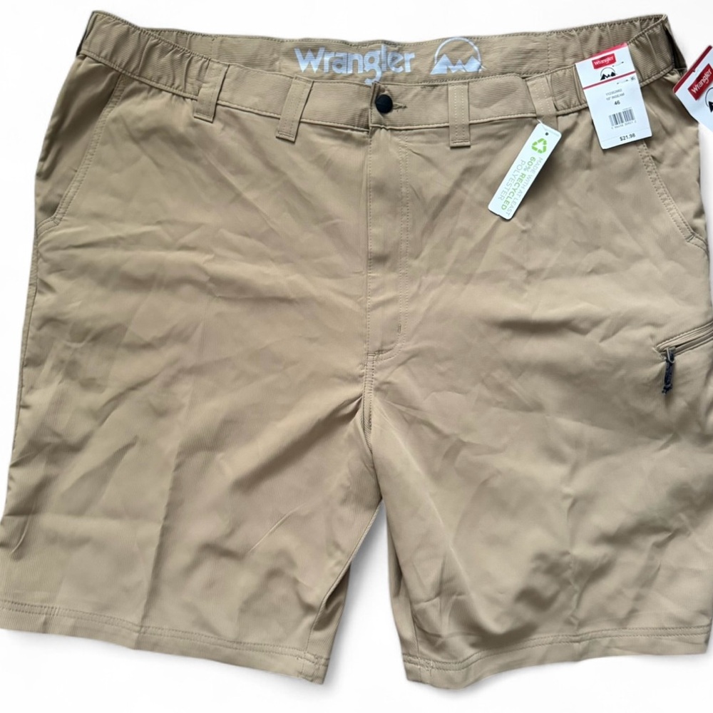 Wrangler Performance Relaxed Fit Shorts Men's 46 Khaki NWT Recycled UPF50 Hiking